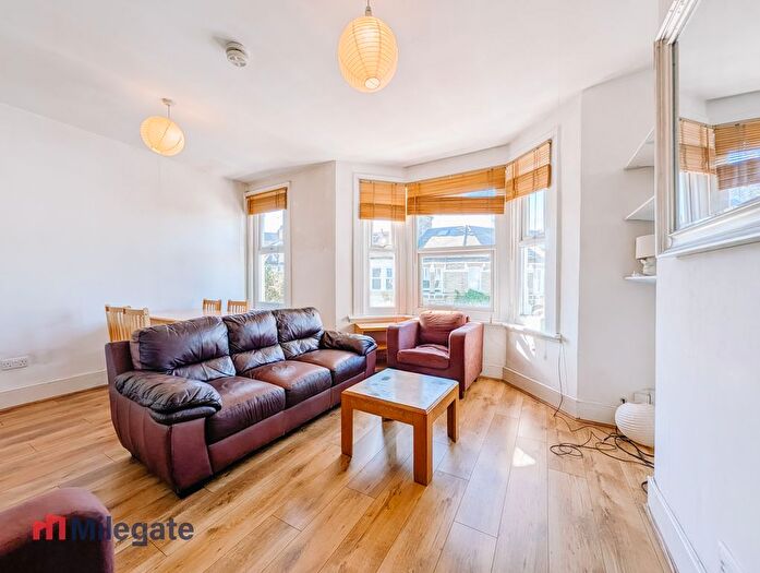 3 Bedroom Maisonette To Rent In Eccles Road, London, SW11