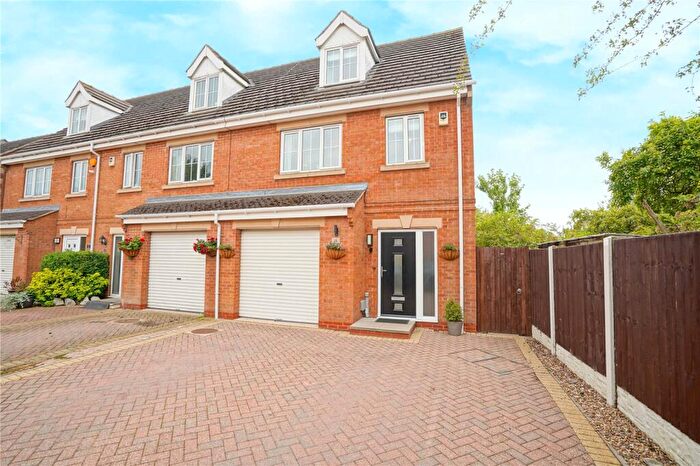 4 Bedroom End Of Terrace House For Sale In The Paddocks, Ravenfield, Rotherham, South Yorkshire, S65
