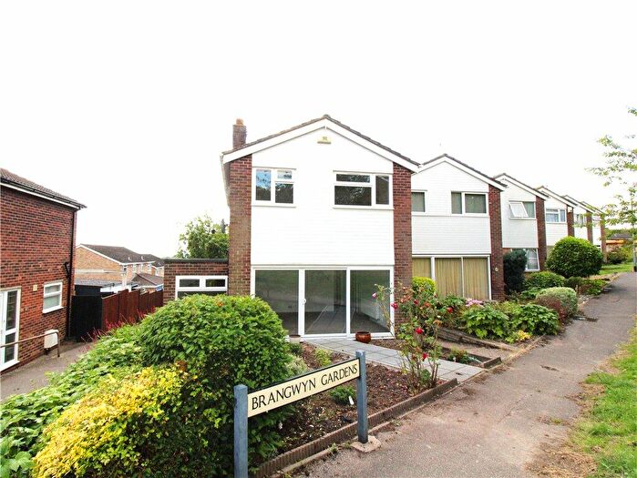 3 Bedroom Detached House To Rent In Brangwyn Gardens, Bedford, MK41