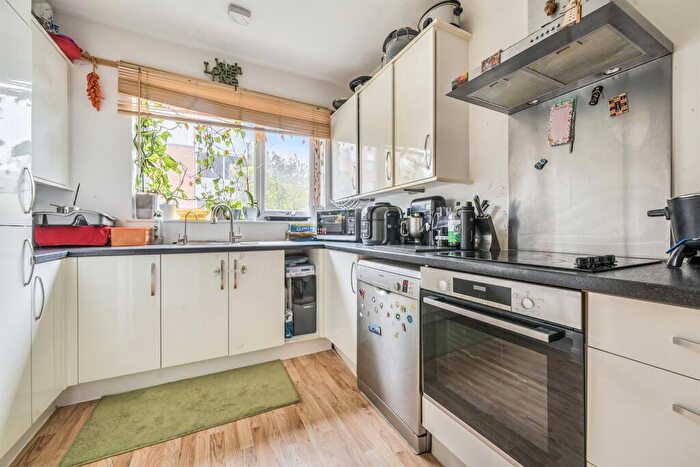 2 Bedroom Flat For Sale In Canning Square, Enfield, EN1