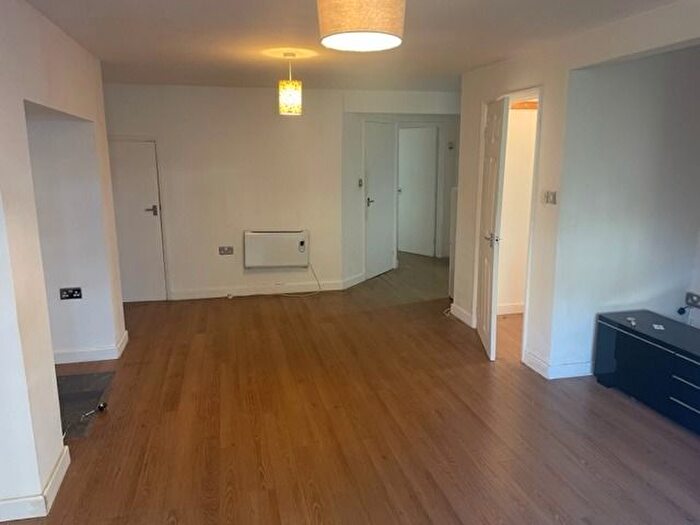 2 Bedroom Flat To Rent In Eldon Road, Reading, Berkshire, RG1