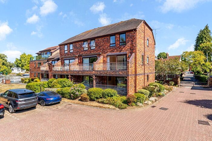4 Bedroom End Of Terrace House For Sale In Rivermead Court, Marlow Bridge Lane, Marlow, SL7