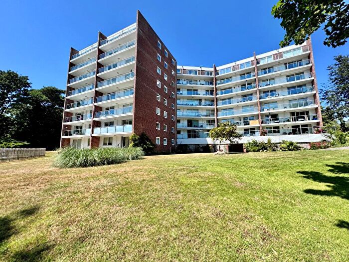 2 Bedroom Apartment To Rent In Sandbourne Road, Alum Chine, BH4