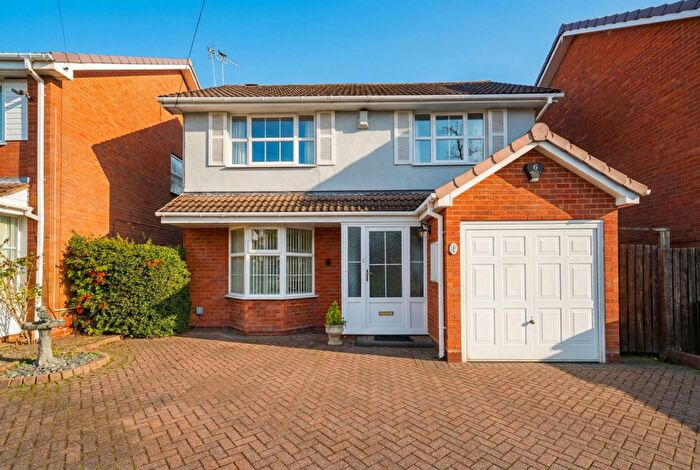 4 Bedroom Detached House For Sale In Hay Lane, Monkspath, B90