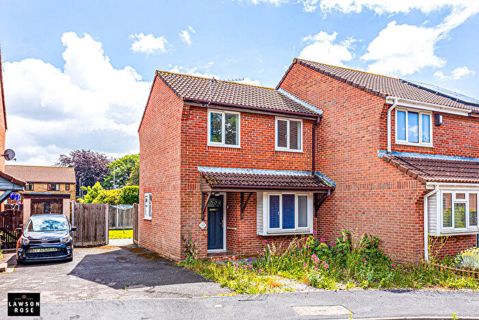 2 Bedroom End Of Terrace House For Sale In Benham Drive, Portsmouth, PO3