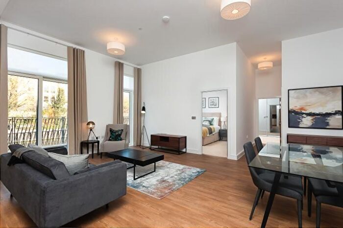 2 Bedroom Flat To Rent In Sovereign Point, Midland Road, Bath, BA2