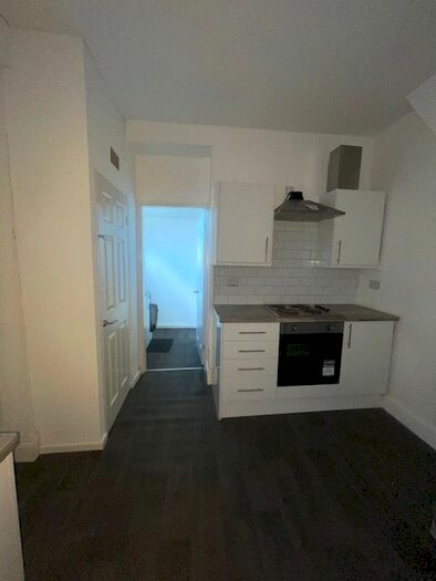 1 Bedroom Studio To Rent In Wingrove Avenue, Newcastle Upon Tyne, NE4