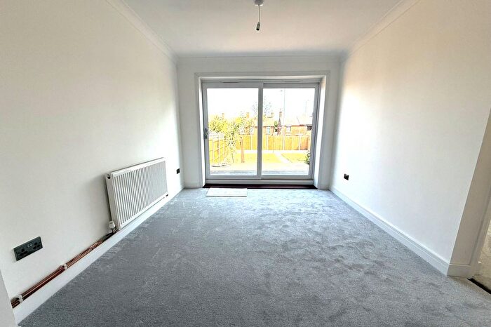 3 Bedroom Bungalow For Sale In Dell Road East, Lowestoft, NR33
