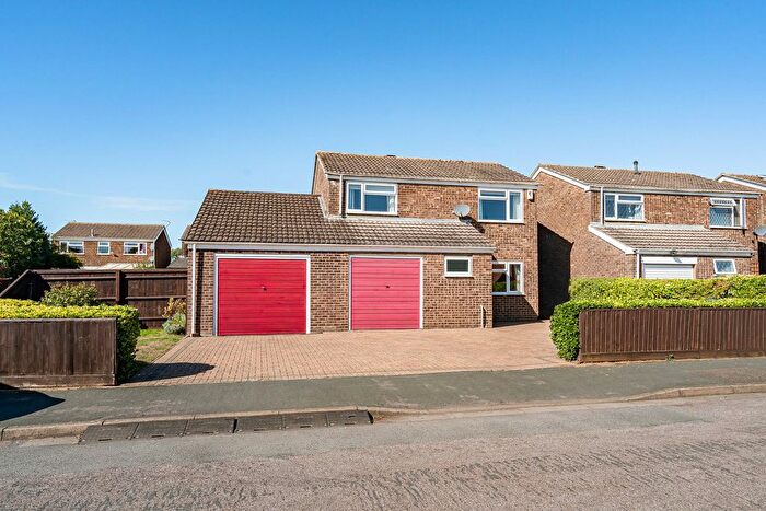 4 Bedroom Detached House For Sale In Shaw Close, Bicester, OX26