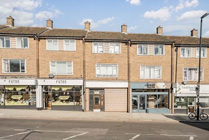 2 Bedroom Flat To Rent In Battersea Rise, London, SW11