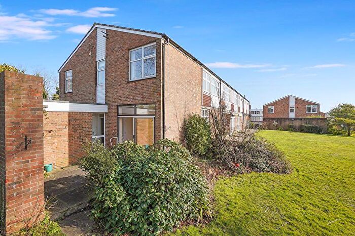 1 Bedroom Retirement Property For Sale In Theaker House, Gorringe Avenue, Southdowns Retirement Village, South Darenth, DA4