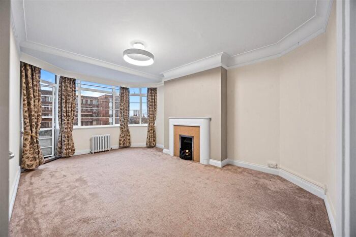 1 Bedroom Flat For Sale In Belsize Avenue, Belsize Park, NW3