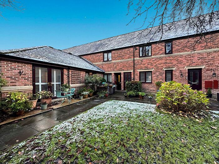 2 Bedroom Flat For Sale In Mathesons Gardens, Morpeth, NE61