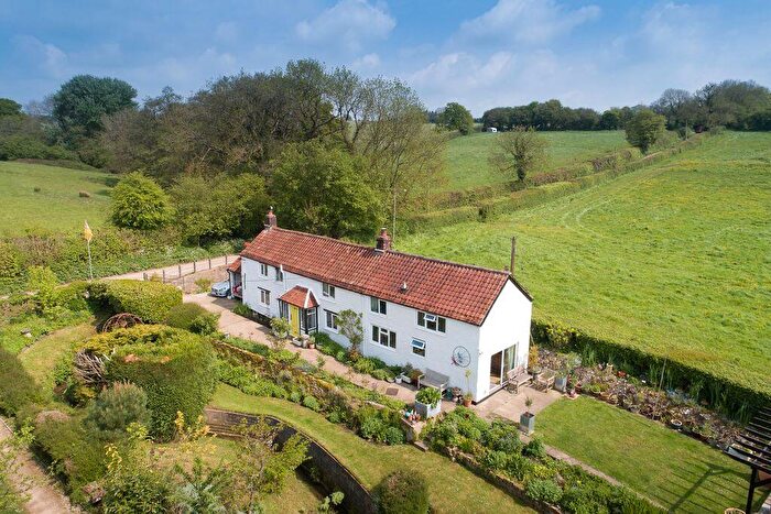 3 Bedroom Detached House For Sale In Shepherds Hill, Buckhorn Weston, SP8