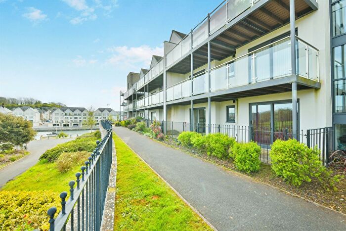 2 Bedroom Flat For Sale In Causeway View, Plymouth, PL9