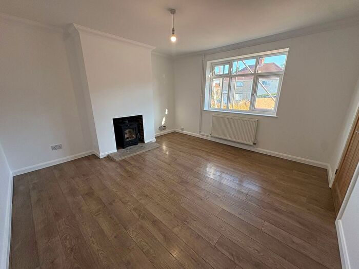 3 Bedroom Semi-Detached House To Rent In Middle Road, Ravenhill, SA5