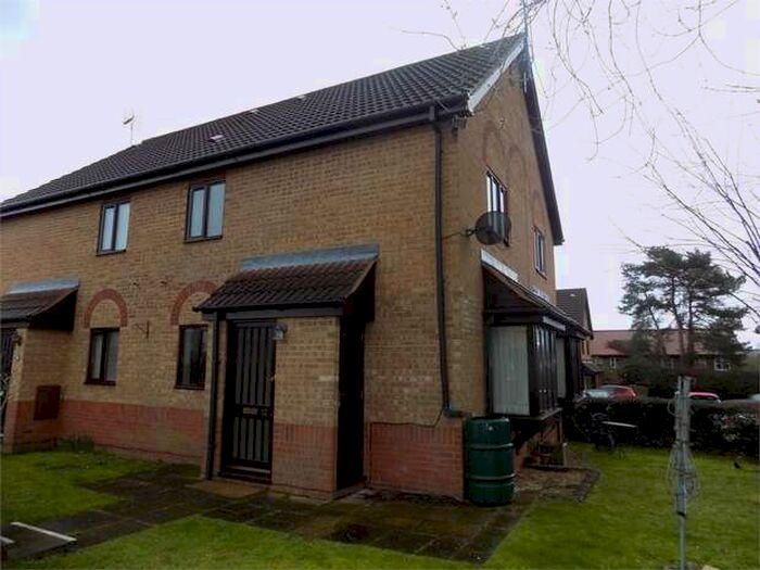 1 Bedroom House To Rent In Apple Tree Close, Leighton Buzzard, Bedfordshire, LU7