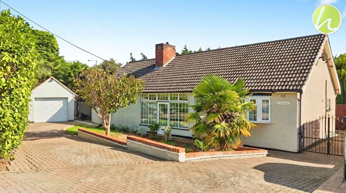 3 Bedroom Detached Bungalow For Sale In Sandy Lane, Grays, RM16
