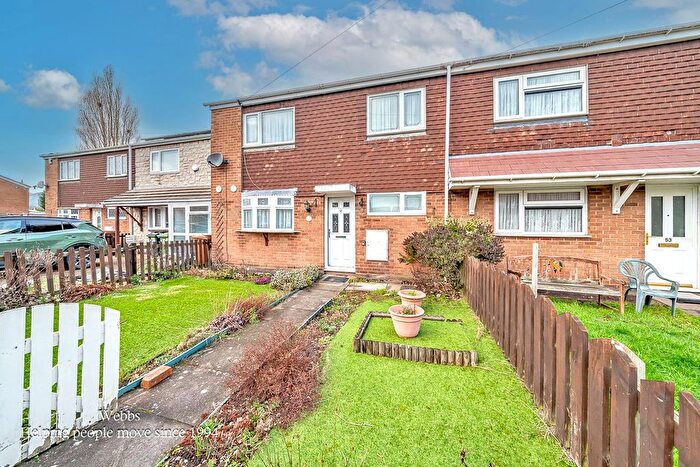 3 Bedroom Terraced House For Sale In Wenlock Gardens, Walsall, WS3