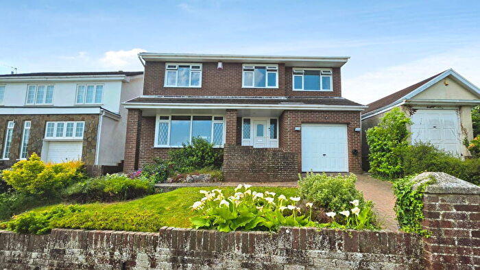 4 Bedroom Detached House For Sale In De Turberville Close, Porthcawl, CF36