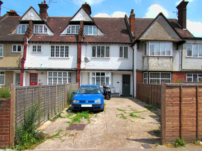 1 Bedroom Flat To Rent In Stanley Avenue, Wembley, Middlesex, HA0