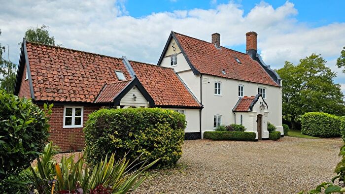 6 Bedroom Detached House For Sale In Silver Street, Besthorpe, Attleborough, NR17