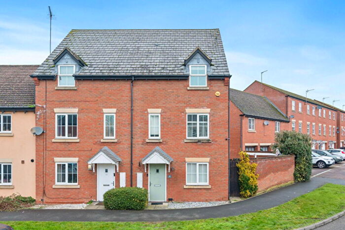 3 Bedroom Semi Detached House For Sale In Horse Fair Lane, Rothwell, NN14