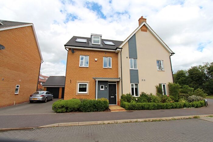 3 Bedroom Semi-Detached House To Rent In Syward Row, Milton Keynes, Buckinghamshire, MK12