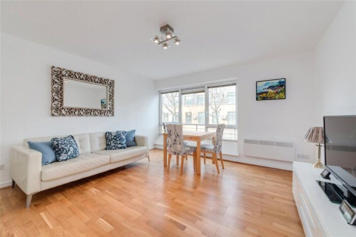 1 Bedroom Flat To Rent In Bogart Court, Premiere Place, E14
