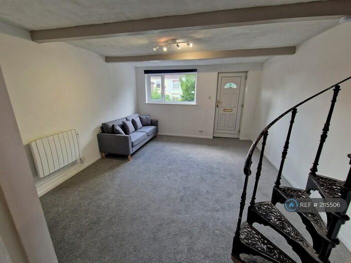 1 Bedroom Maisonette To Rent In Falstaff Mews, New Basford, Nottingham, NG7