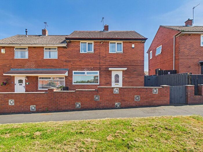 3 Bedroom Semi-Detached House For Sale In Kellsway, Leam Lane, NE10