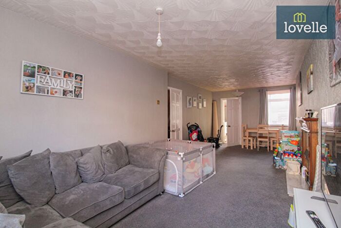 3 Bedroom Terraced House For Sale In Stanley Street, Grimsby, DN32