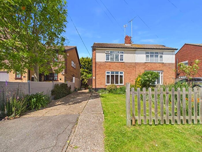 4 Bedroom Semi-Detached House For Sale In Orchard Avenue, Hockley, Essex, SS5