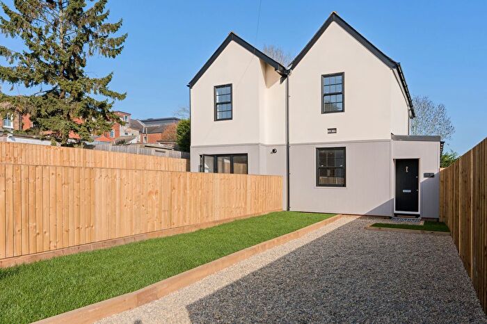 2 Bedroom Semi Detached House For Sale In Crossing Road, Epping, CM16