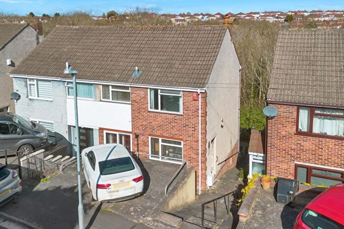 3 Bedroom Semi Detached House For Sale In Brookview Walk, Bristol, BS13