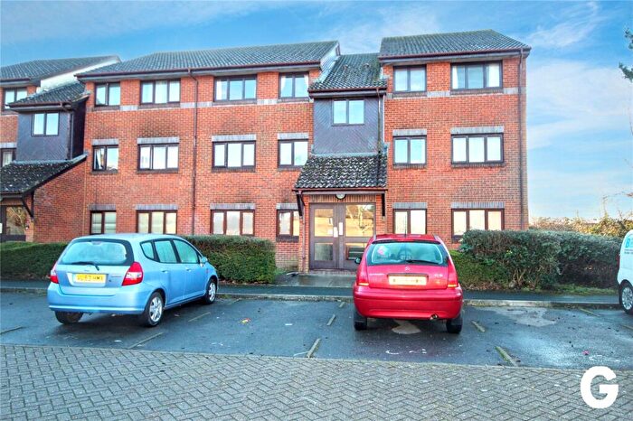 2 Bedroom Apartment For Sale In Euston Grove, Ringwood, Hampshire, BH24