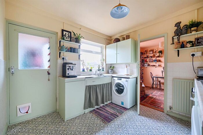 3 Bedroom Terraced House For Sale In Plains Avenue, Maidstone, ME15 - Photo 9