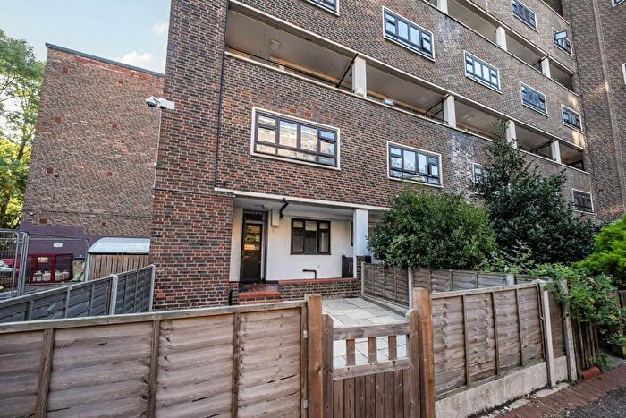2 Bedroom Flat To Rent In Cluse Court, Angel, London, N1