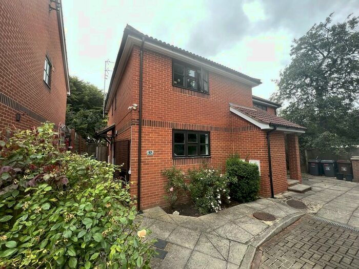 1 Bedroom Ground Maisonette To Rent In Yewtree Close, North Harrow, Harrow, HA2