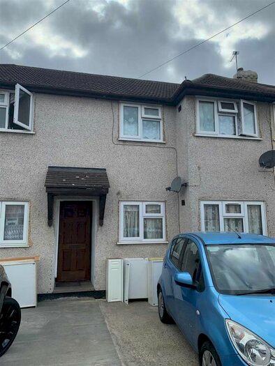 1 Bedroom Flat To Rent In Second Avenue, Dagenham, RM10