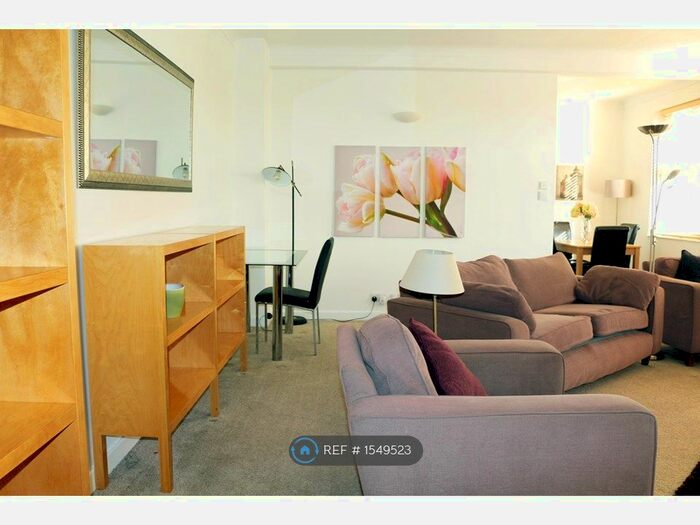 2 Bedroom Flat To Rent In St. Gabriels Manor, London, SE5