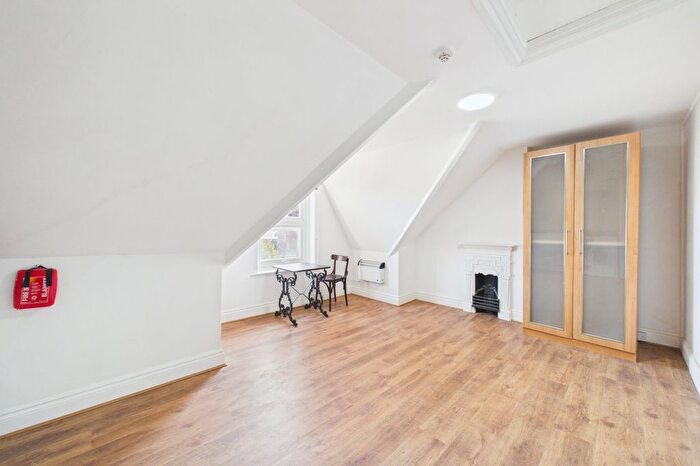 1 Bedroom Flat To Rent In Tilehurst Road, Reading, Berkshire, RG30