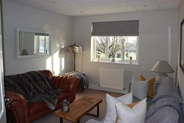 3 Bedroom Flat To Rent In The Oval, Sidcup, DA15