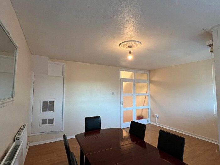 3 Bedroom Maisonette To Rent In Walton Road, London, E12