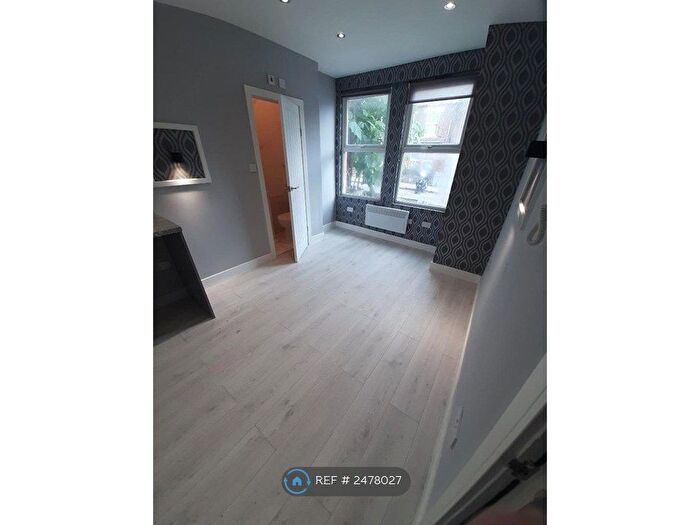 Studio To Rent In Framfield Road, London Hanwell, W7