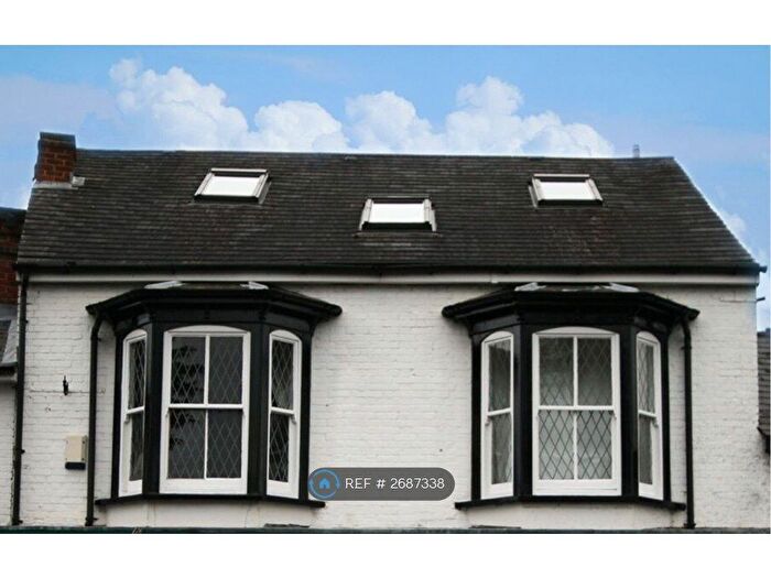 3 Bedroom Flat To Rent In Englefield Green, Egham, TW20