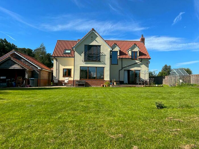 4 Bedroom Detached House For Sale In Springwood Drive, Peasenhall, Saxmundham, IP17