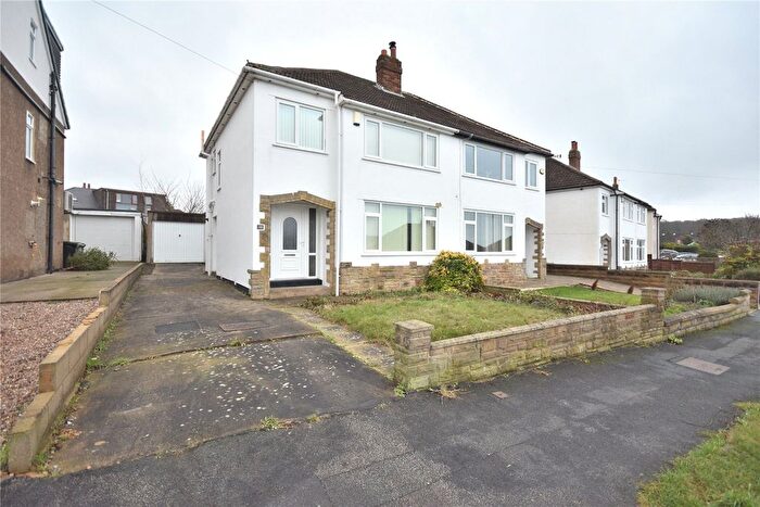 3 Bedroom Semi Detached House For Sale In Templegate Drive, Leeds, LS15