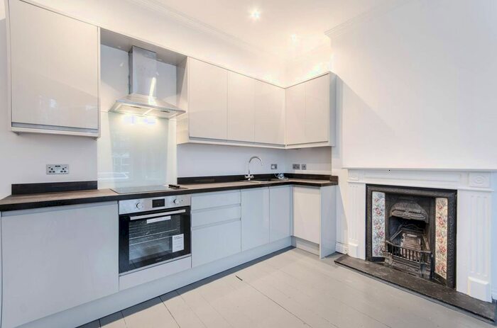 2 Bedroom Flat To Rent In Holland Road, Kensal Green, London, NW10