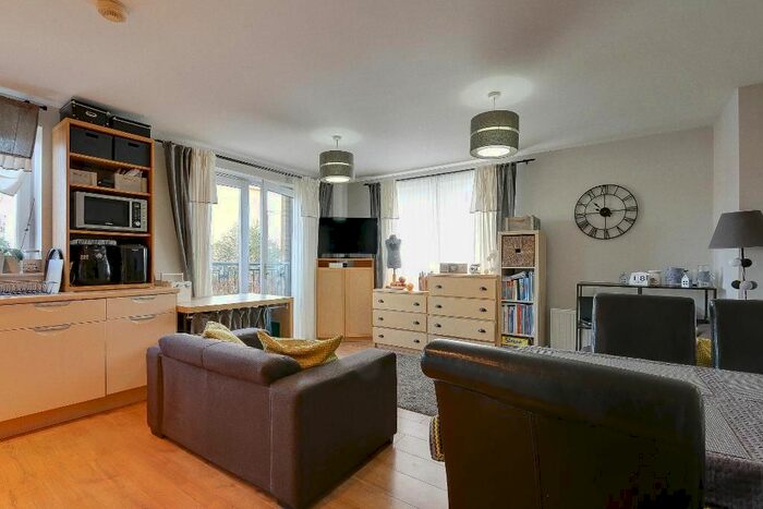 2 Bedroom Flat To Rent In Taywood Road, Northolt, UB5